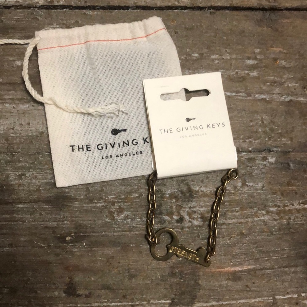 The giving key Strength bracelet